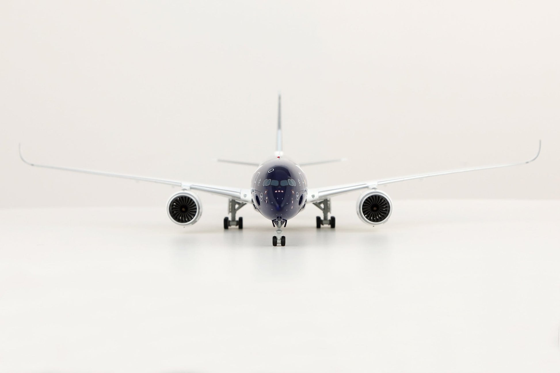 SQ Wings L2402FD 1:200 Lufthansa A350-900 D-AIXL "Flaps Down"