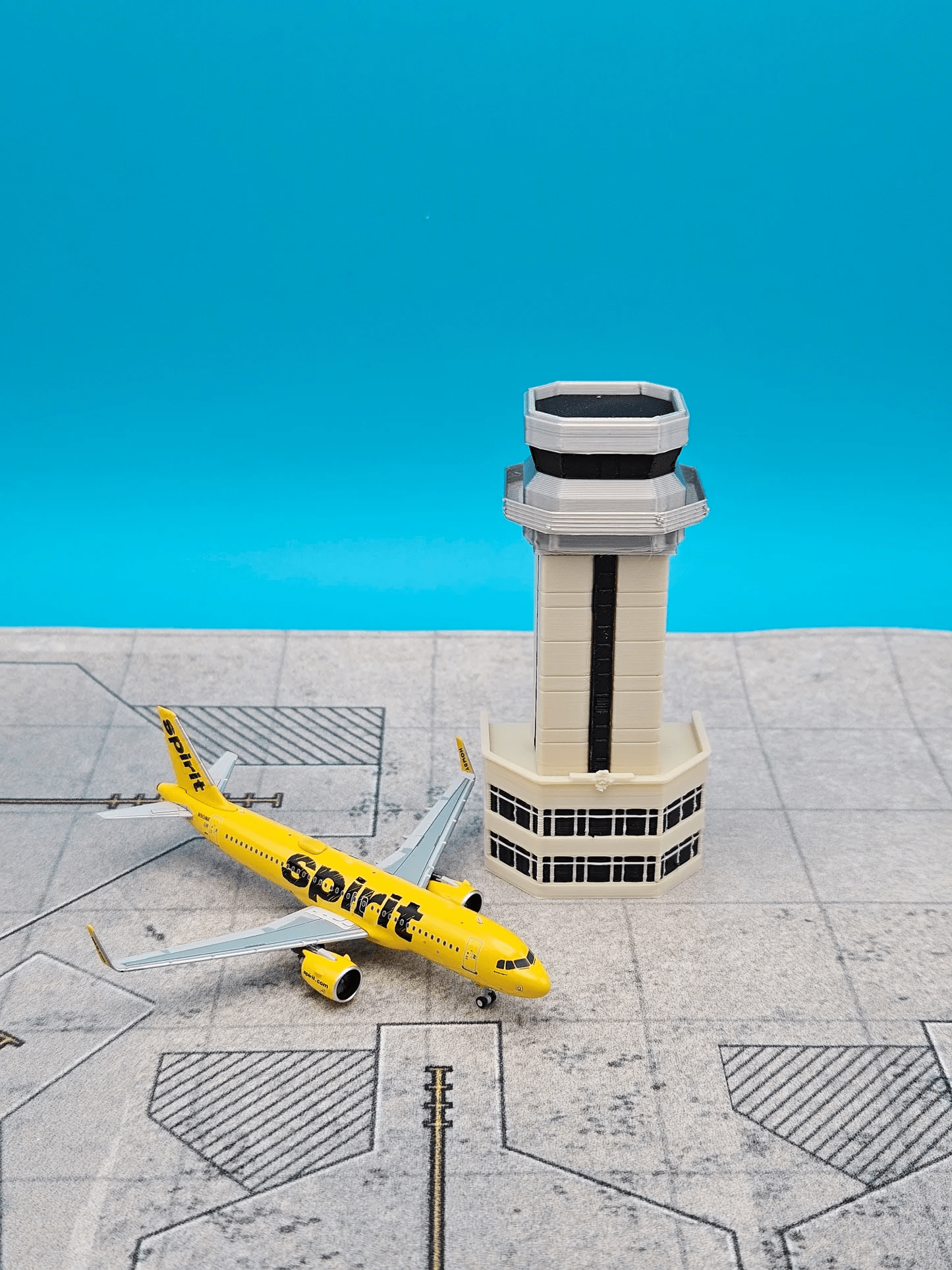 Tarmac Designs 1:200 Wright - Patterson Air Force Base (FFO) Air Traffic Control Tower