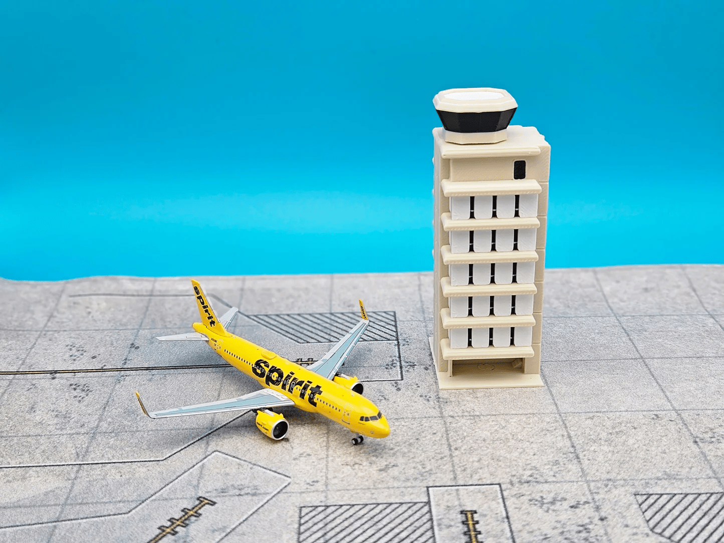 Tarmac Designs 1:400 Gerald R. Ford International Airport (GRR) Air Traffic Control Tower