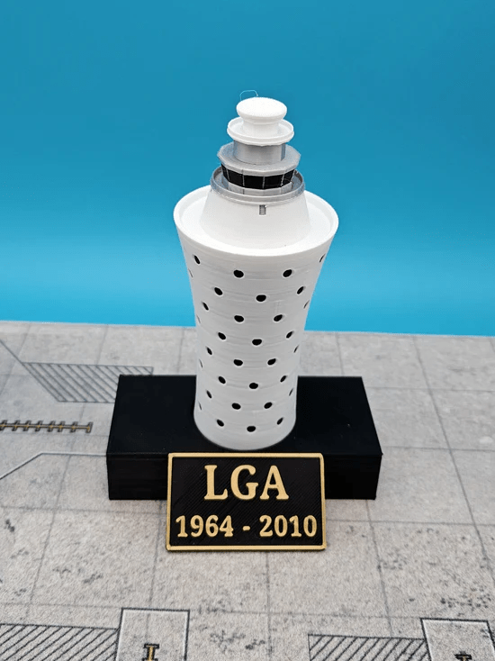 Tarmac Designs 1:400 LaGuardia Airport Old Air Traffic Control Tower (LGA)
