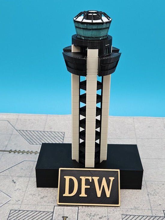 Tarmac Designs 1:400 Original Center ATC Tower at Dallas/Fort Worth International Airport (DFW)