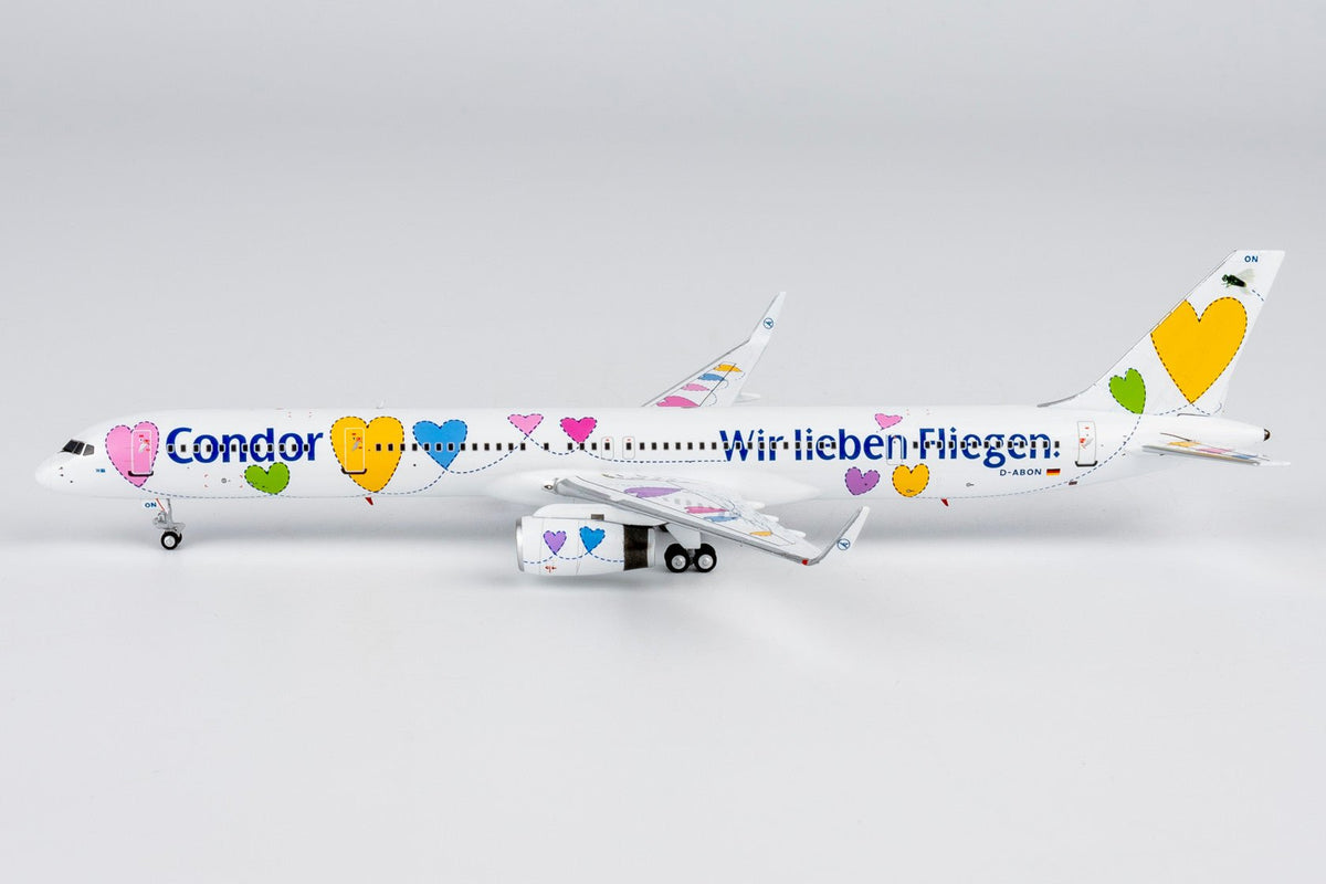 [ULTIMATE] NG Models 45010 1:400 Condor 757-300/w D-ABON (50th Anniversary colors)
