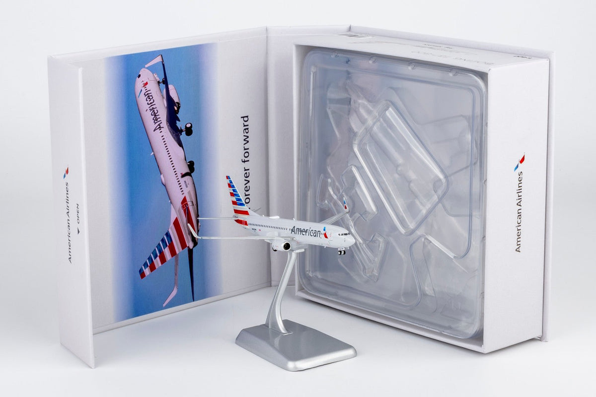 [ULTIMATE] NG Models 58260 1:400 American Airlines 737-800/w N883NN (Luxurious packaging)