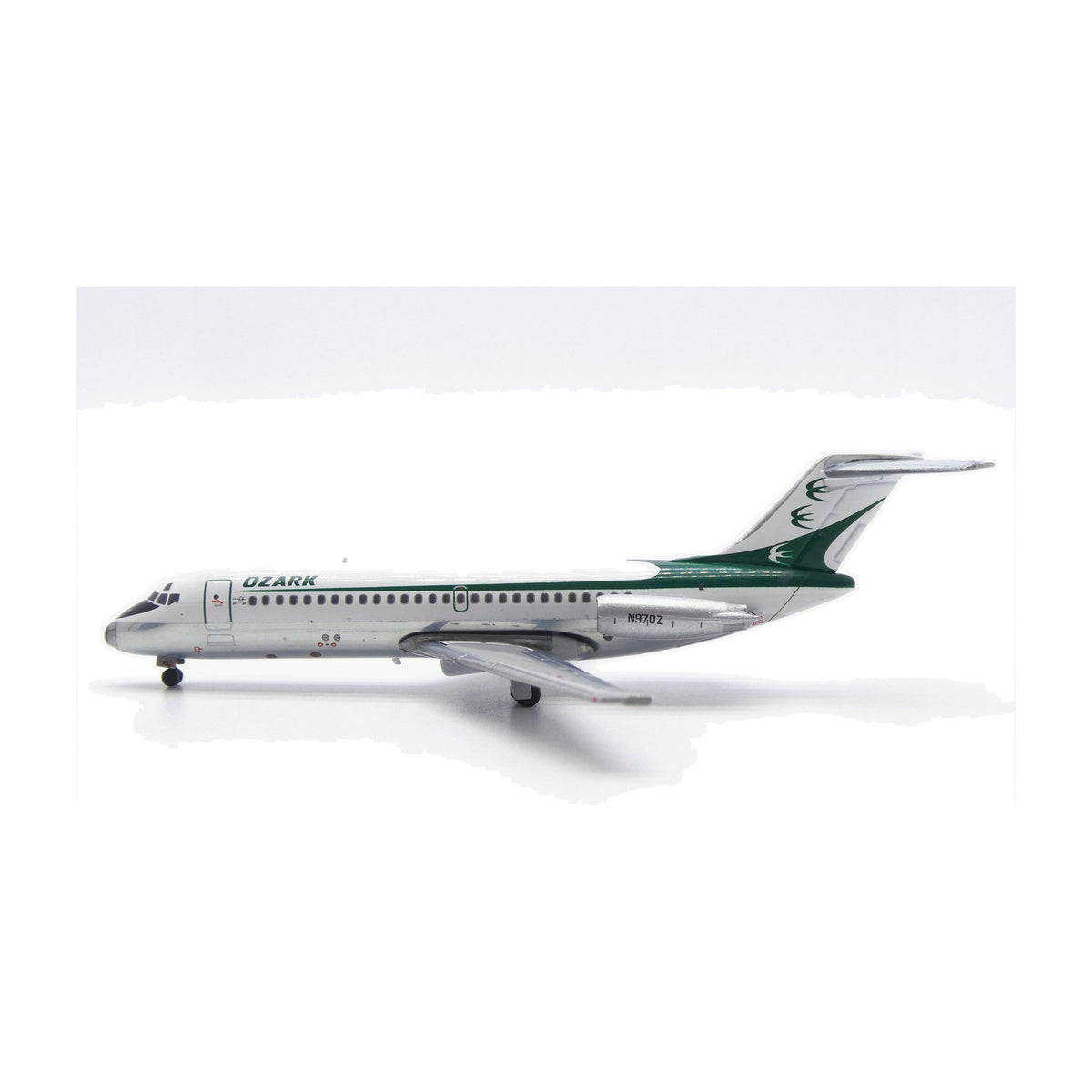 V1:400 1:400 scale Ozark Air Lines DC-9-15 N970Z diecast model - right side profile