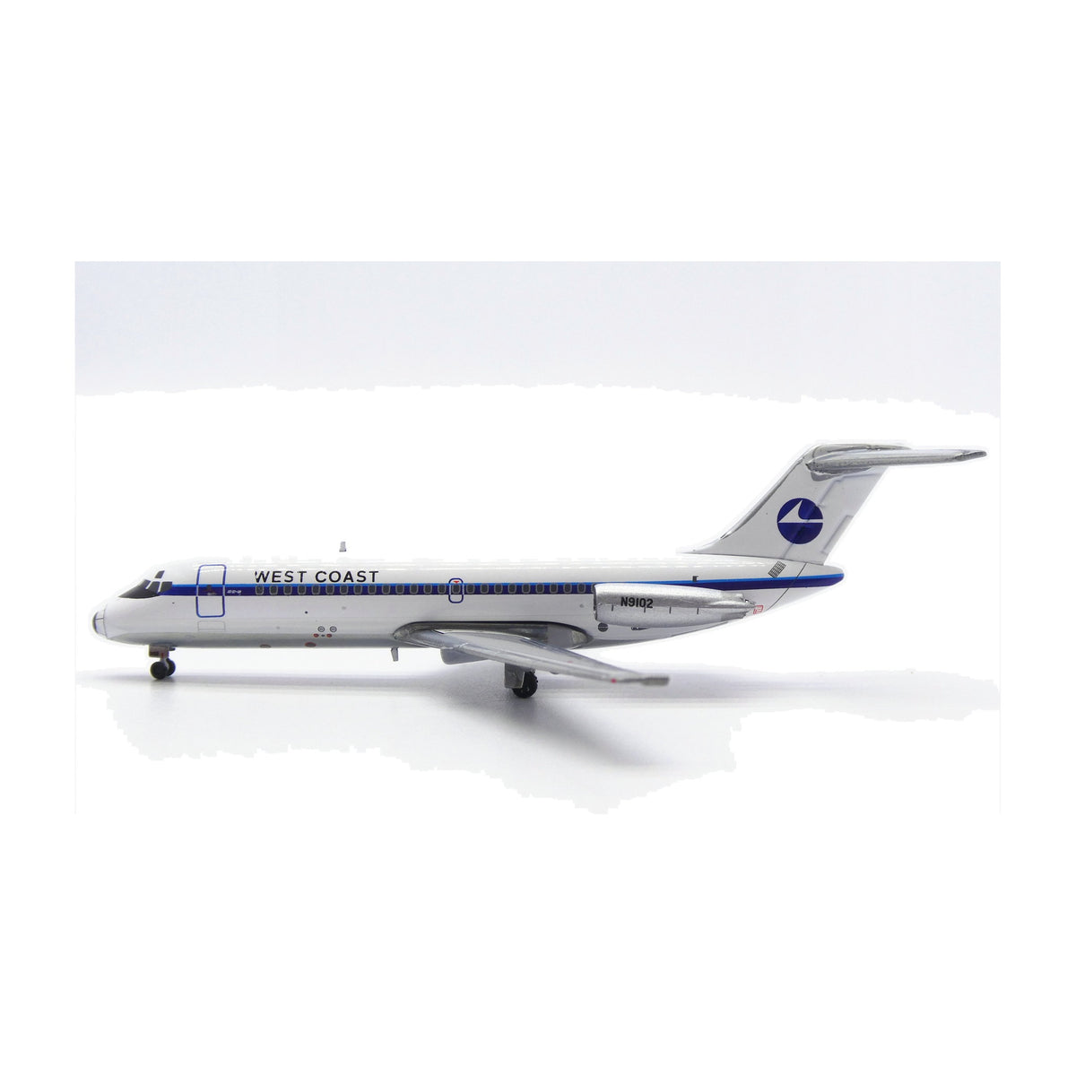 V1:400 1:400 scale West Coast Airlines DC-9-14 N9102 diecast model - right side profile