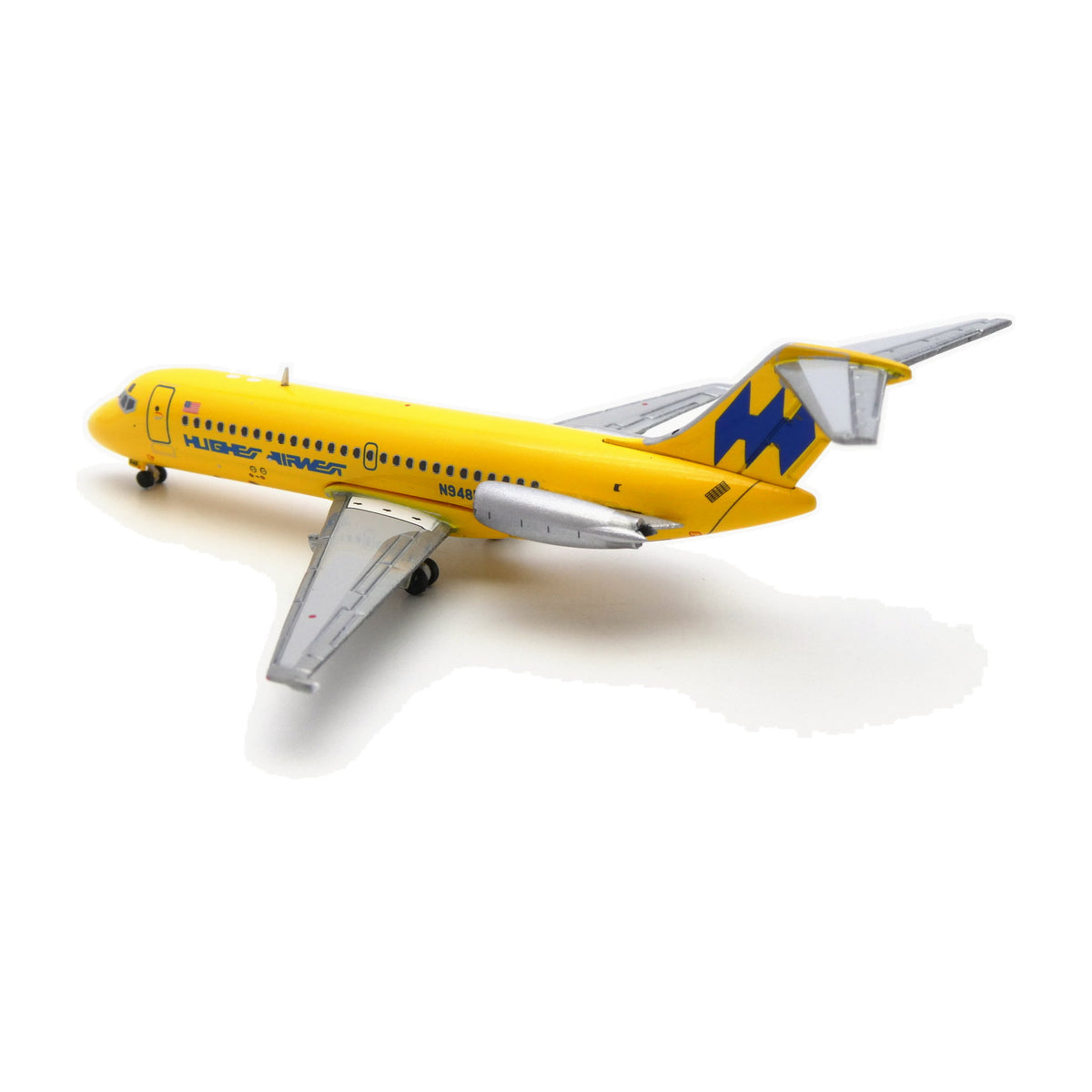 V1:400 1:400 scale Hughes Airwest DC-9-14 N948L diecast model - front three-quarter view