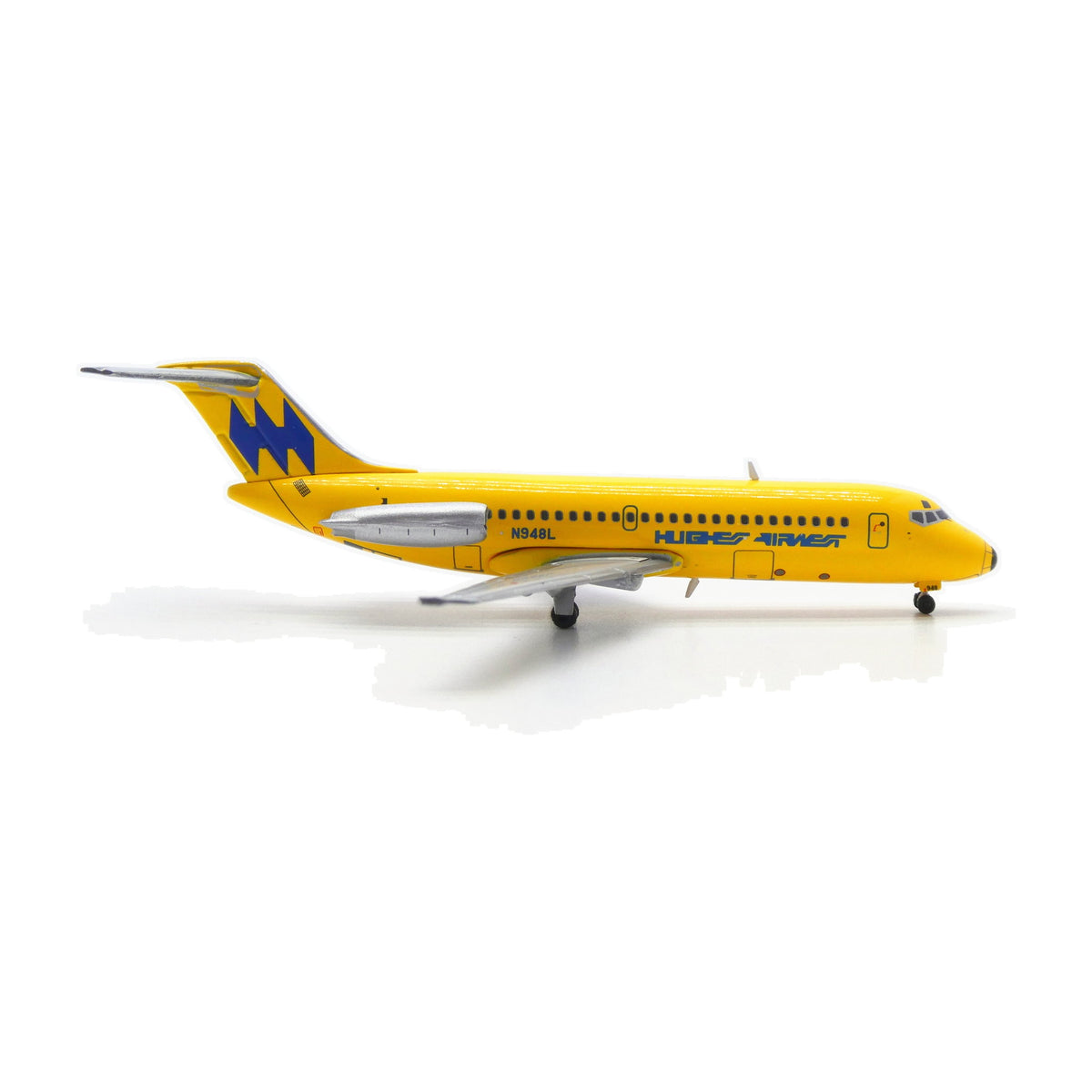 V1:400 1:400 scale Hughes Airwest DC-9-14 N948L diecast model - right side profile