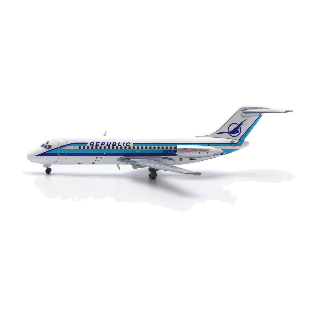 V1:400 1:400 scale Republic Airlines DC-9-10 N8909E diecast model - left side profile