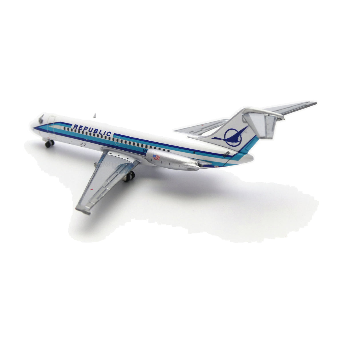 V1:400 1:400 scale Republic Airlines DC-9-10 N8909E diecast model - nose three-quarter view