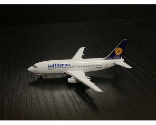 Aero Classics AC411045 1:400 Lufthansa Boeing 737-200