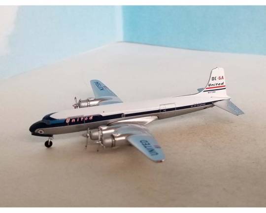 Aero Classics AC419957 1:400 United Cargo DC-6