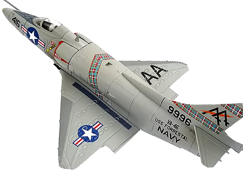 Corgi US37404 1:72 A-4E Skyhawk "John McCain"