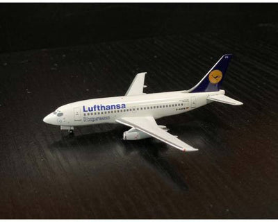 Aero Classics AC411046 1:400 Lufthansa Express Boeing 737 - 200