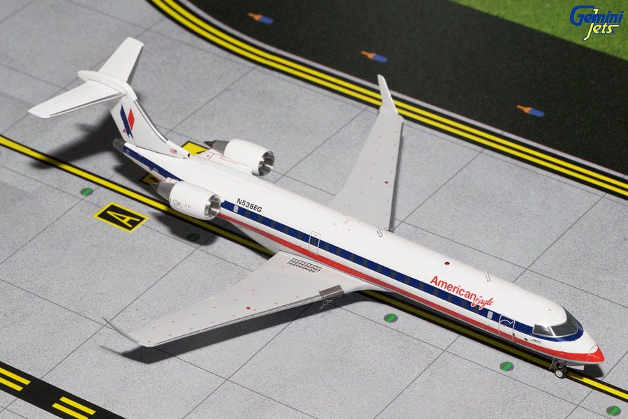 Gemini Jets G2AAL331 1:200 American Airlines CRJ - 700