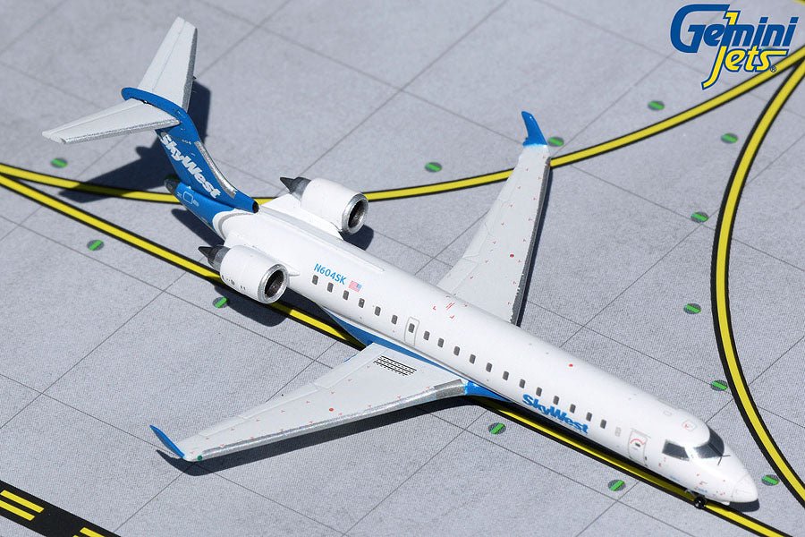 Gemini Jets GJSKW1265 1:400 SkyWest Airlines CRJ - 700