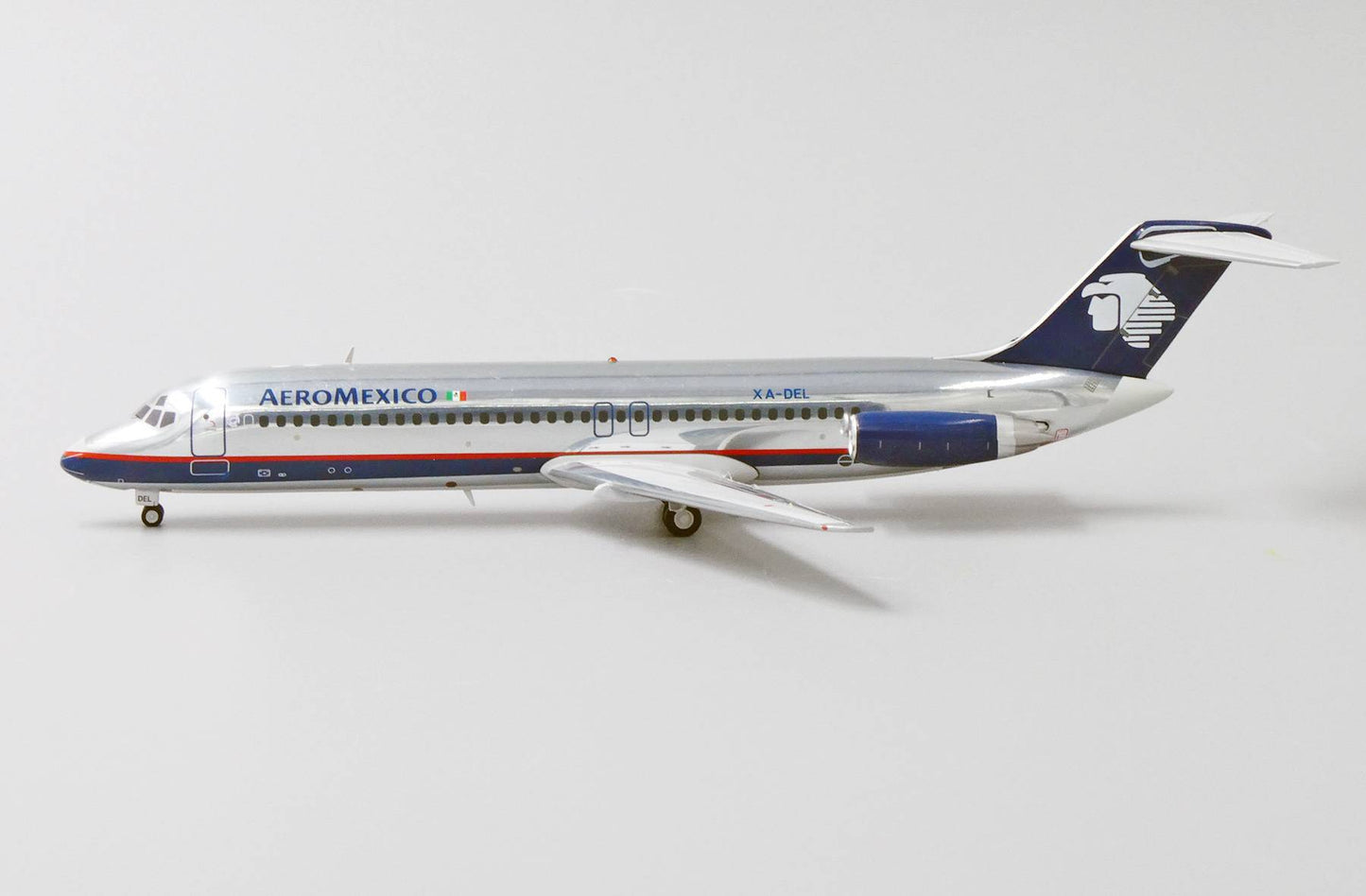 JC Wings 1:200 Aeromexico DC-9-32 XX2218