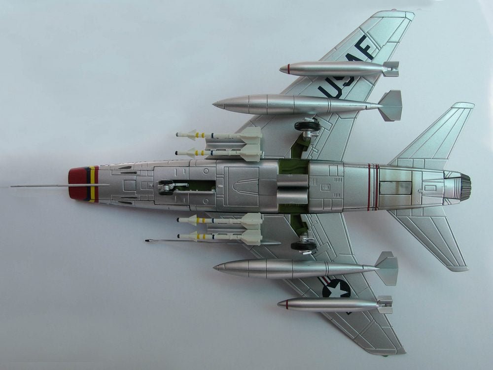Hobby Master HA2103 1:72 North American F - 100D Super Sabre "Triple Zilch"