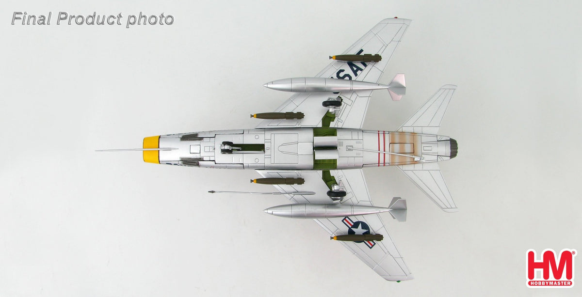 Hobby Master HA2120a 1:72 F - 100D Super Sabre Autographed by Pilot
