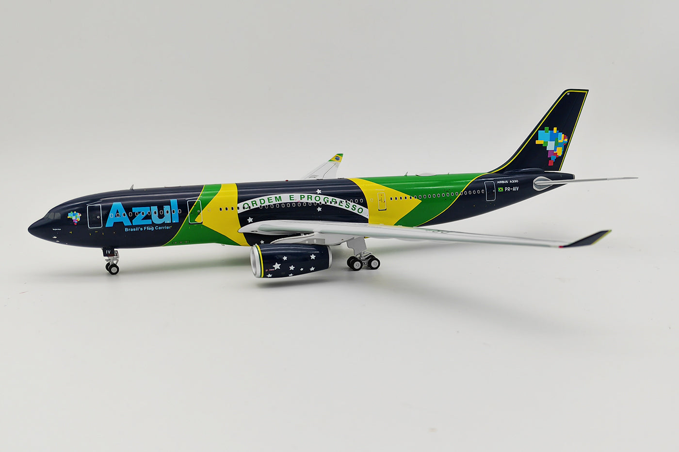 Inflight IF332AD0523 1:200 Azul Linhas Aereas Brasileiras Airbus A330-243
