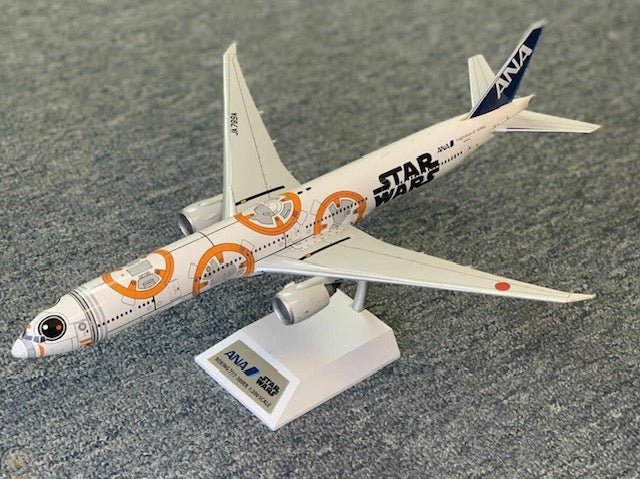 *Inflight MW001 1:200 ANA Boeing 777 - 300ER "Star Wars BB - 8"