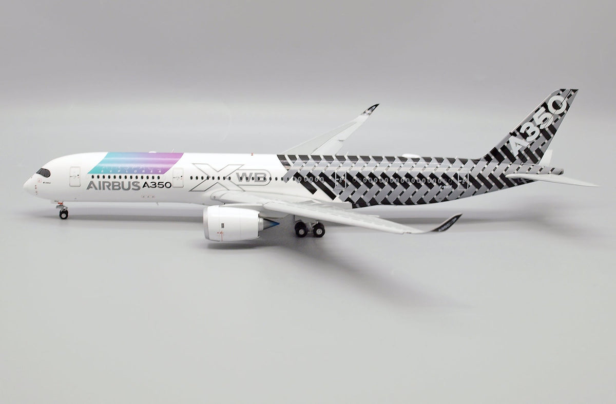 JC Wings 1:200 Airbus Industrie Airbus A350 - 900 LH2288A (Flaps Down)
