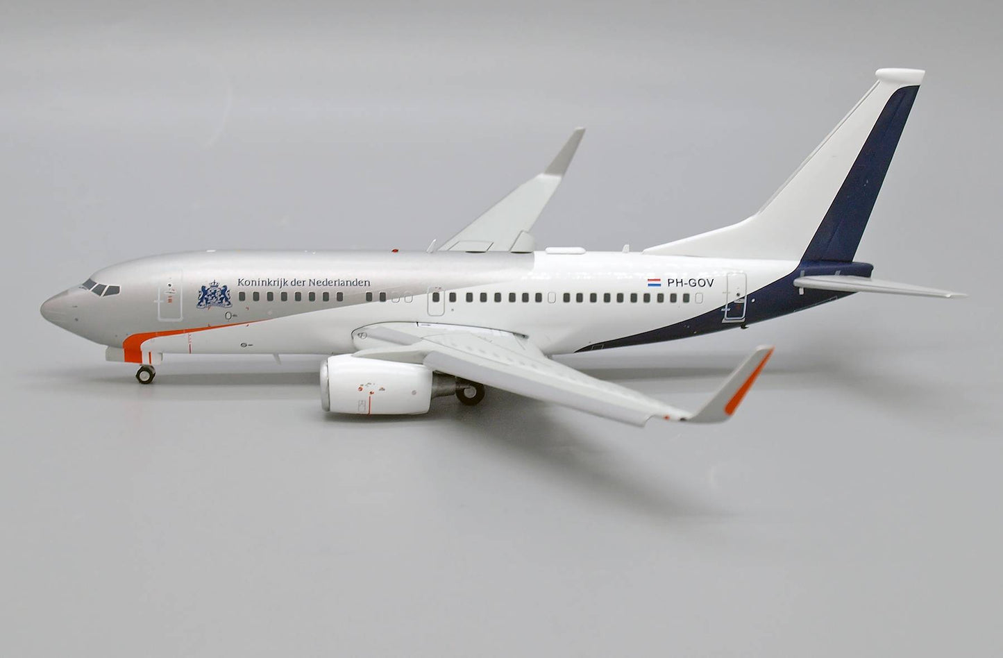 JC200 Netherlands Govt 1:200 Boeing 737-700 LH2307A (Flaps Down)