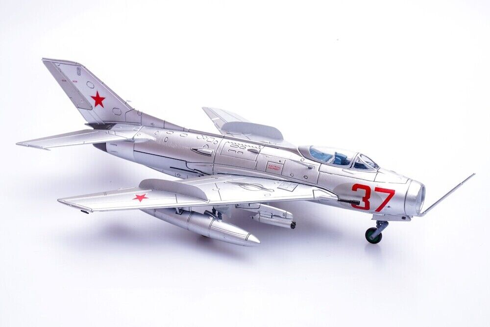 Panzerkampf 14642PC 1:72 Soviet Air Force MiG - 19S Farmer Red 37