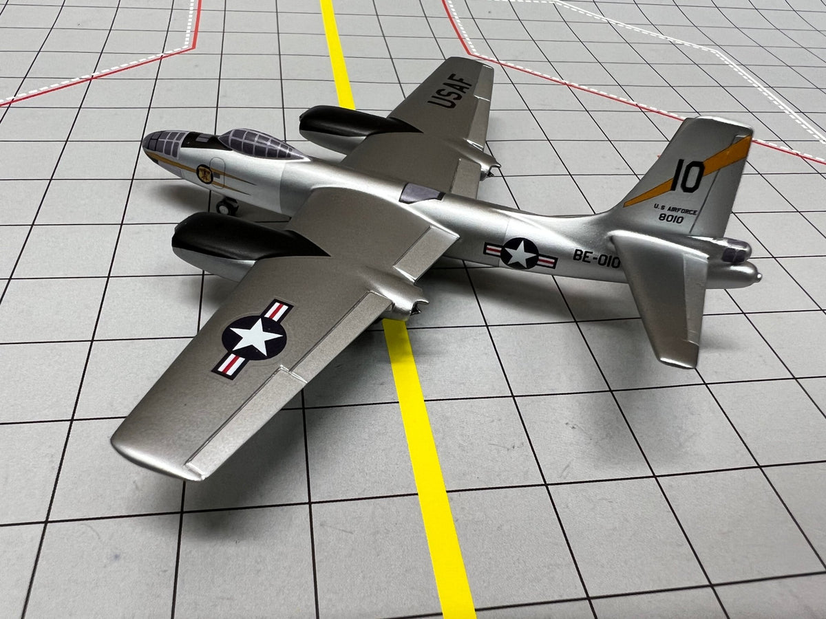 Sky Classics 1:200 USAF B - 45 85th BS Sculthrope 1955