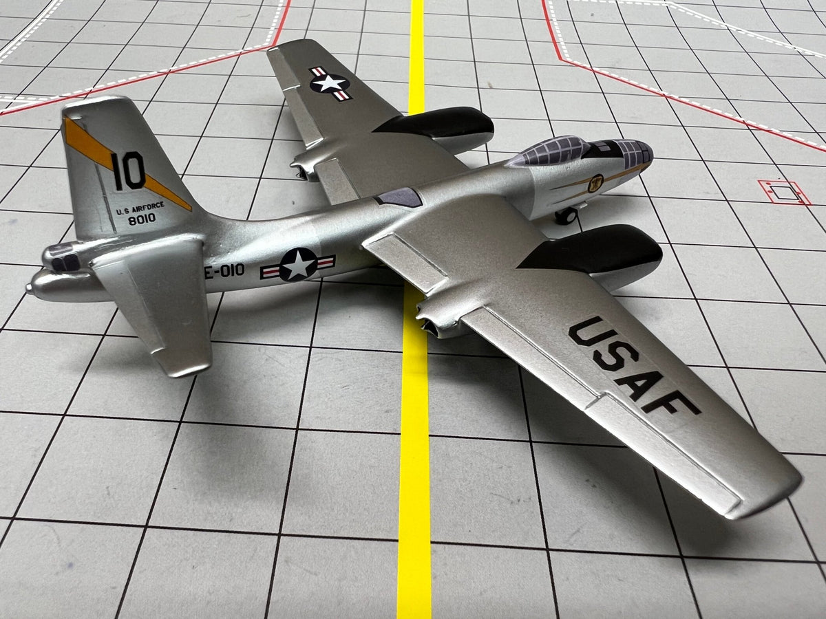 Sky Classics 1:200 USAF B - 45 85th BS Sculthrope 1955