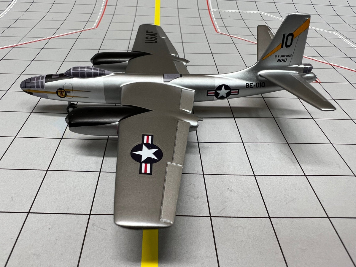 Sky Classics 1:200 USAF B - 45 85th BS Sculthrope 1955